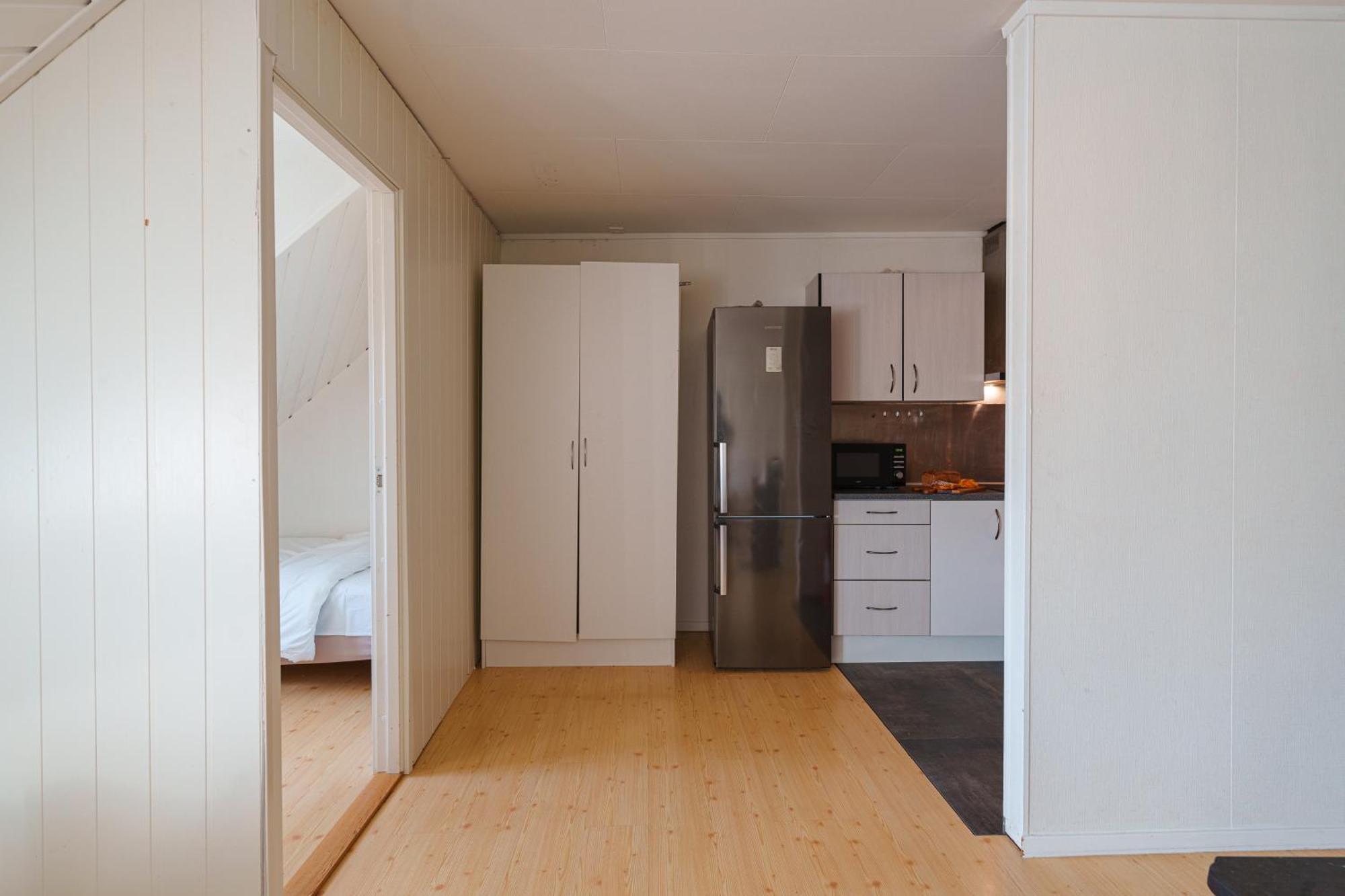 2 And 3 Apartment *